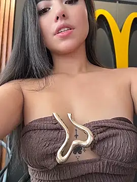 Valentina-gomezz's Webcam Show