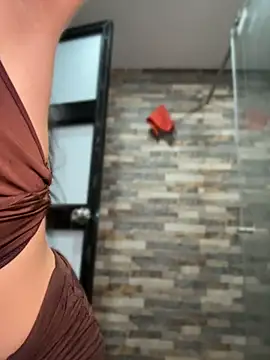 Valentina-gomezz's Webcam Show
