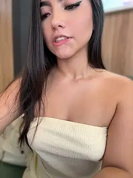 Valentina-gomezz 现场XXX聊天