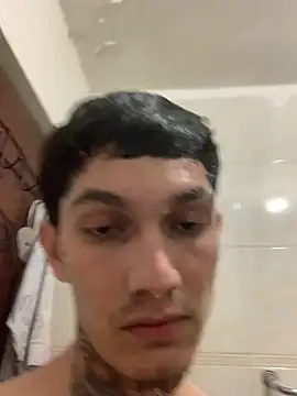 Show modela omarjr009 na web-kameri