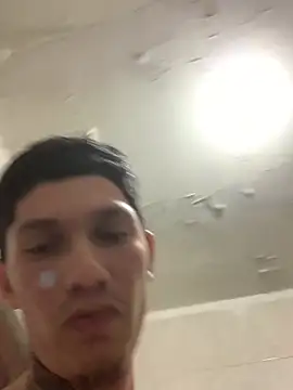 omarjr009 Show in webcam