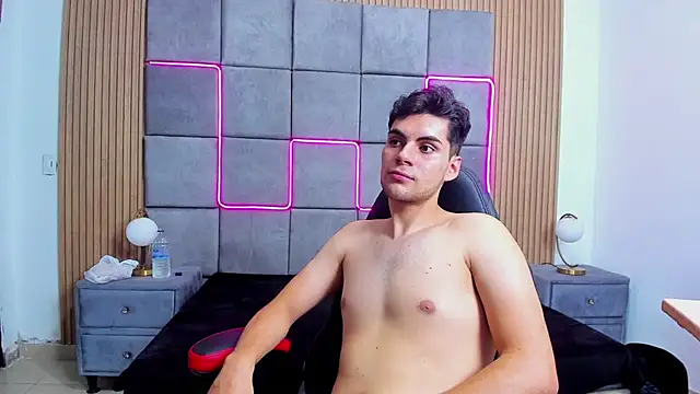 JhonyRiver webcam show