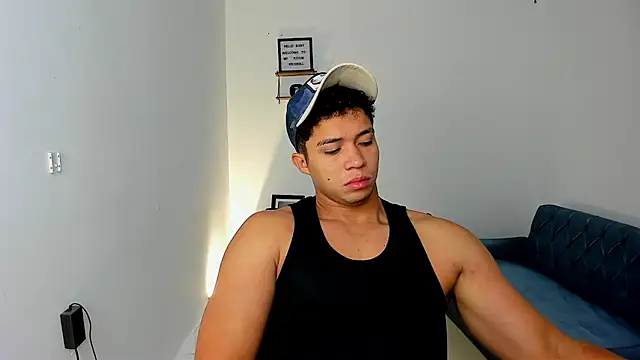 zayn_v1p Webcam Show