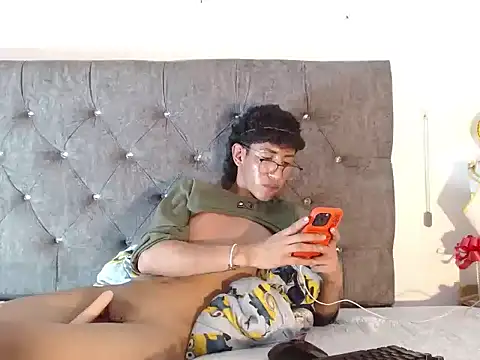 AndyMoonN's Webcam Show