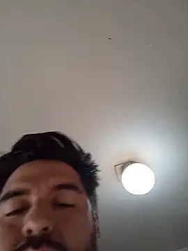 arabeardiente69 Show in webcam