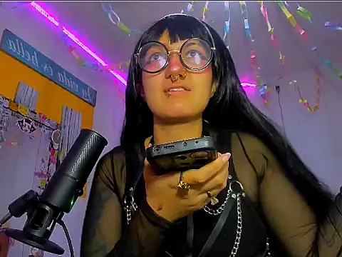 Show modela uwunita na web-kameri