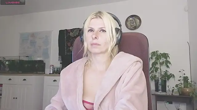 Webkamerová show karmija