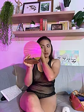 liah_izumii Chat XXX in diretta