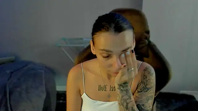 AnnaDolll Pertunjukan Webcam