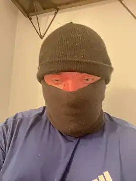 Noobmaster69e10 Show in webcam