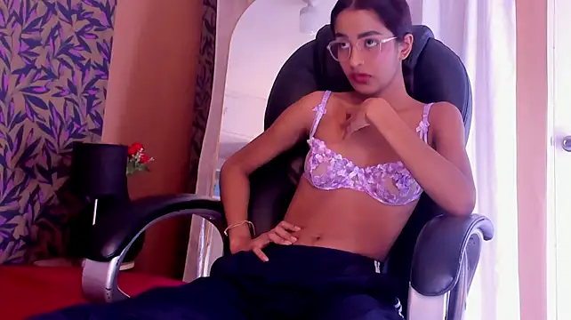 bunny_miaa Adlı Modelin Canlı XXX Sohbeti
