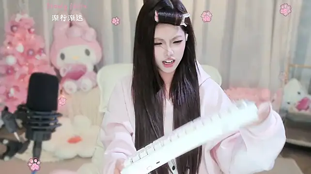 Cute-kitty_ 网络视讯表演