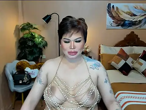 _Queen_of_Hearts_ Show Webcam