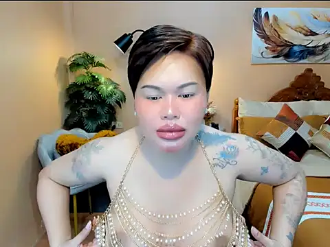 _Queen_of_Hearts_ Show Webcam