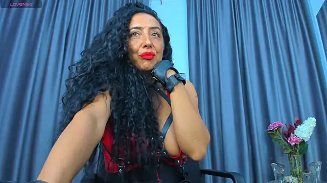 Bellatrix_ live XXX chat