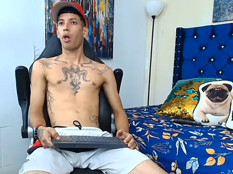 הופעת וובקאם של connor_launther_