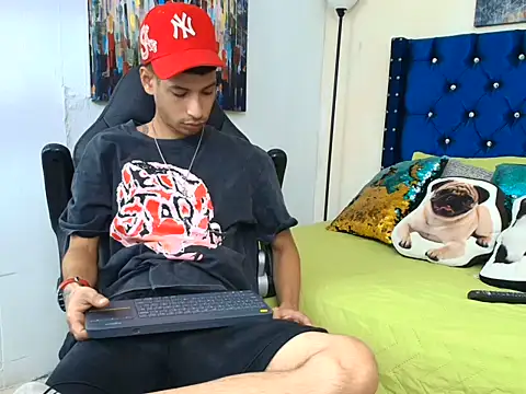 Show modela connor_launther_ na web-kameri