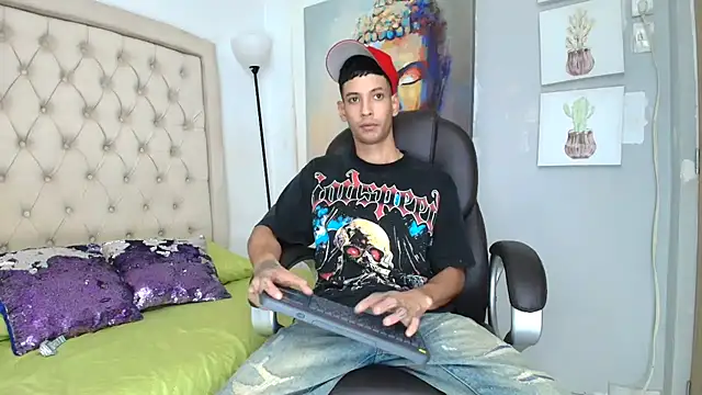 connor_launther_ webcam show