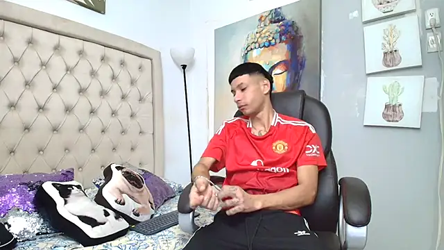 connor_launther_ webcam show