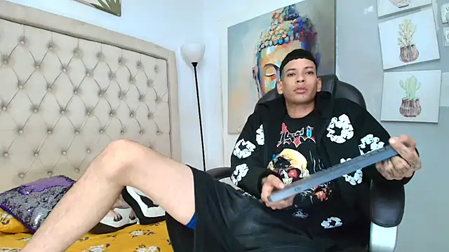 connor_launther_ Show in webcam