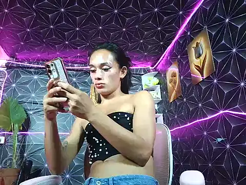 Foxylecious24 Webcam Show