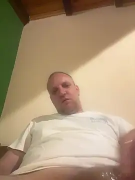 Toyboy8484 Show in webcam