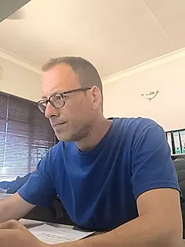 Webkamerová show Homeless_hunter