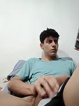 Show modela Aj212 na web-kameri