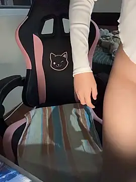 Jessiiii888 在線直播表演