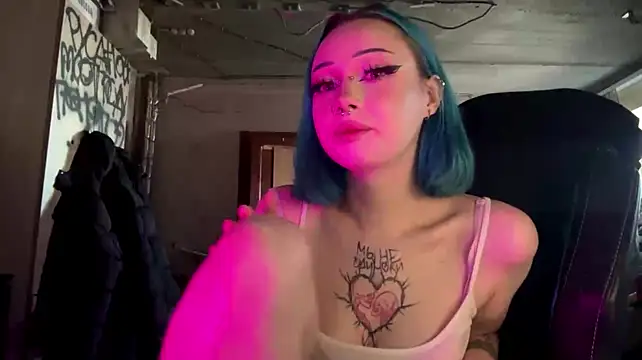 AnnieTouch Webcamshow