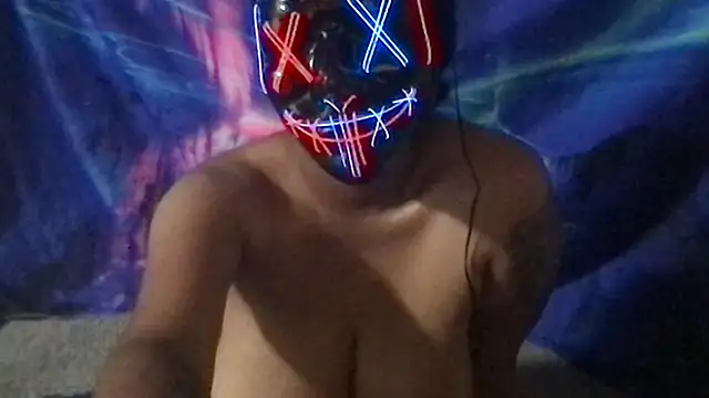 Show de naughtyluxxxee na webcam