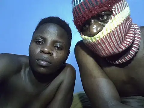 AfroBritney webcam show