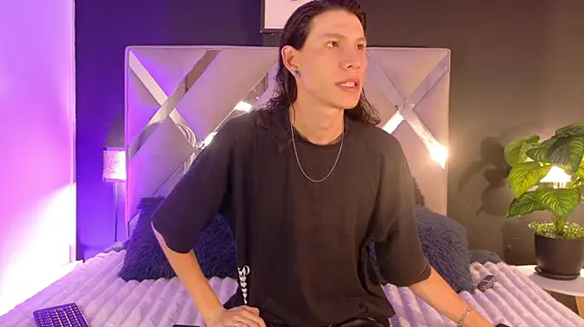 Alexxey_x: διαδικτυακό σόου στην κάμερα