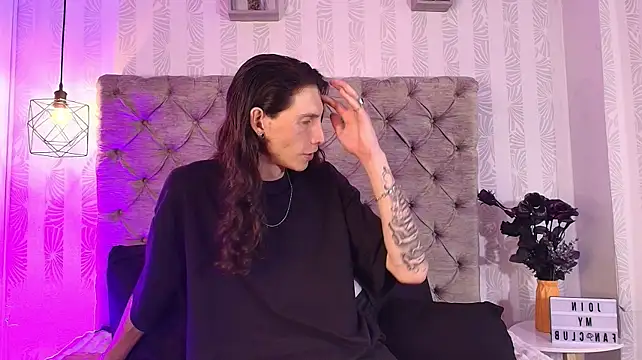 Alexxey_x Show in webcam