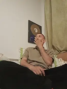 Yris-04 Webcam show