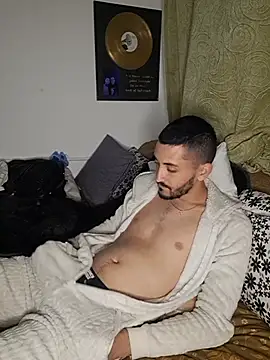 Yris-04's Webcam Show