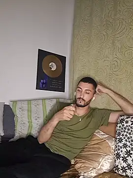 Yris-04 Webcam show