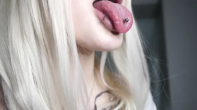 blondie_ink Webcam show