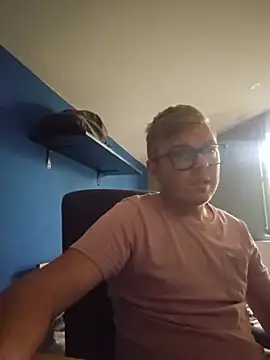 blondeboy92 Шоу с уебкамера