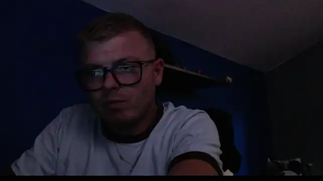 blondeboy92 Adlı Modelin Web Kamerası Şovu