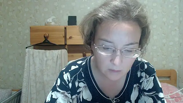 Smart_Rose Adlı Modelin Canlı XXX Sohbeti