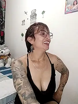 missrouge_tattoo Webcamshow