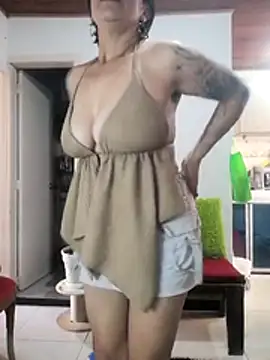 missrouge_tattoo Webcamshow
