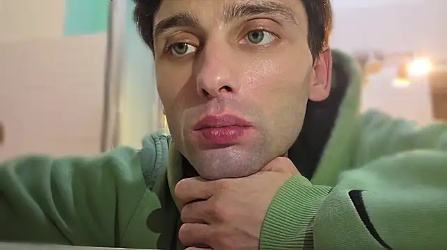 Bad_Bitch_Boy: διαδικτυακό σόου στην κάμερα