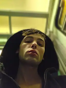 Bad_Bitch_Boyn Webbikameraesitys