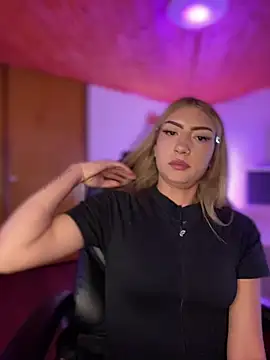 Show modela Hasly_Pink1 na web-kameri