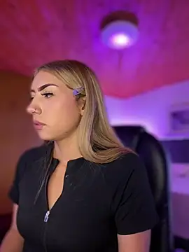Hasly_Pink1 Show Webcam