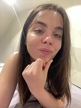 Kyivskyi_Tort's Live XXX Chat
