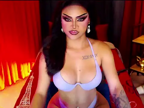 Cleo_De_Ville Show in webcam