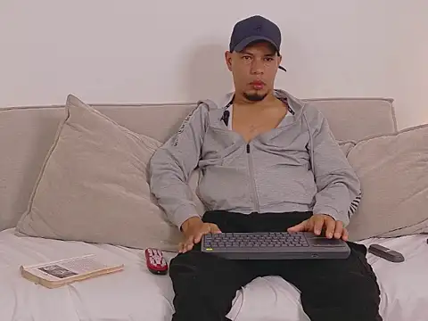 Show modela Dagansayx na web-kameri